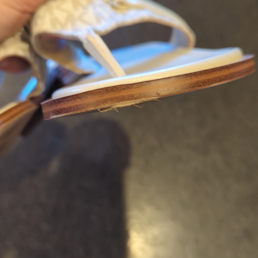 MICHAEL Michael Kors Thong Buckle Sandals - Picture 3 of 8